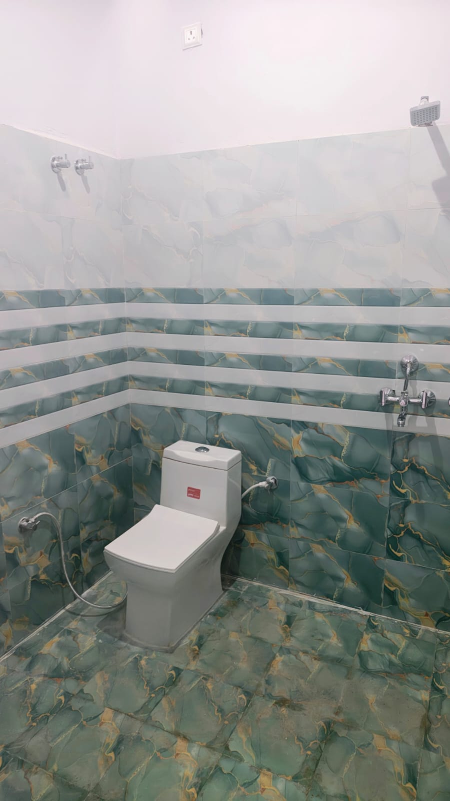 Designer Marble Finish Bathroom with Sanitaryware
